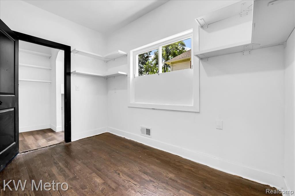 1685 Glynn Court, Detroit, MI 48206 — Photo 11