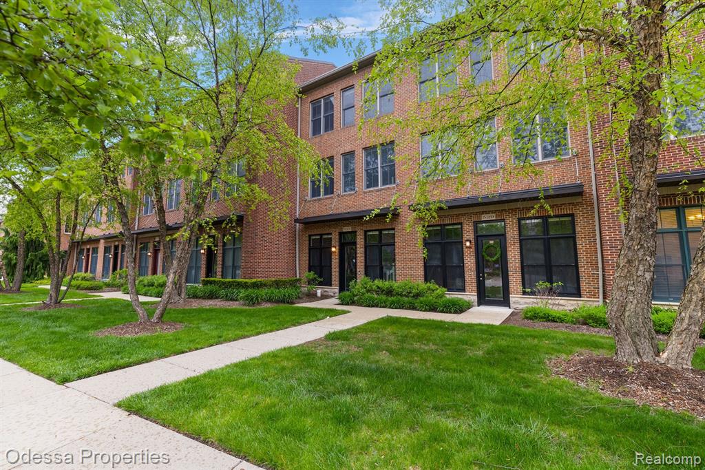 527 Lewis Street, Birmingham, MI 48009 — front exterior