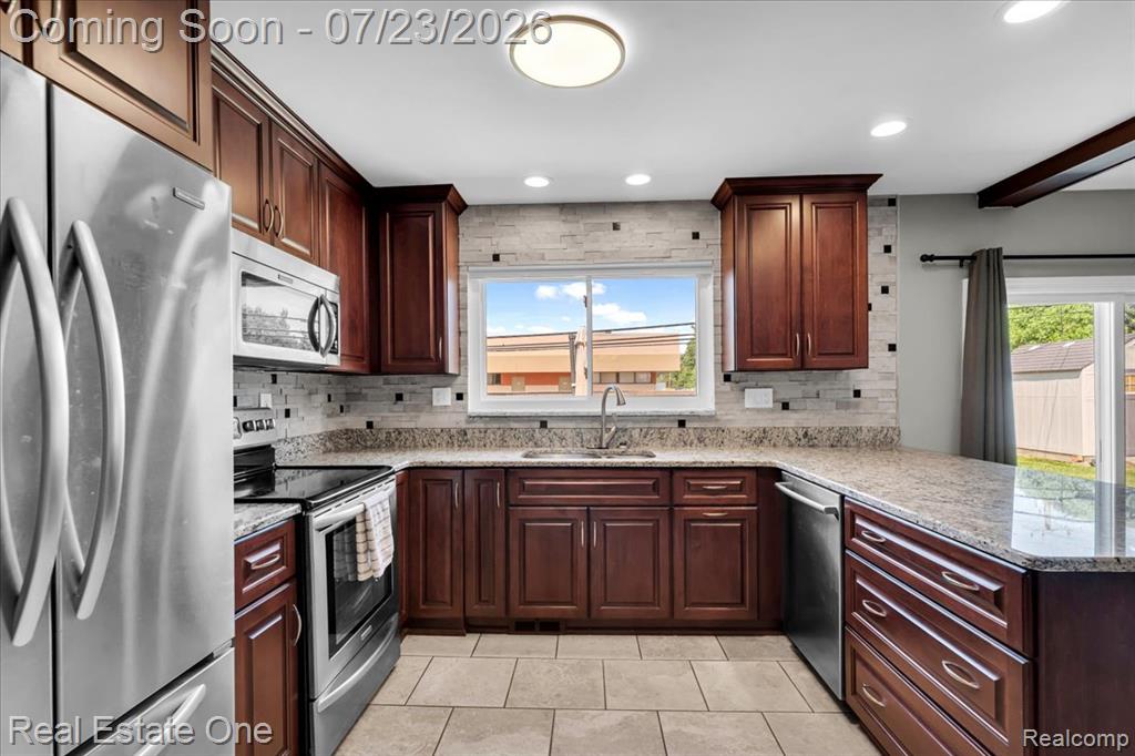 5063 Abington Drive, Troy, MI 48085 — Photo 13