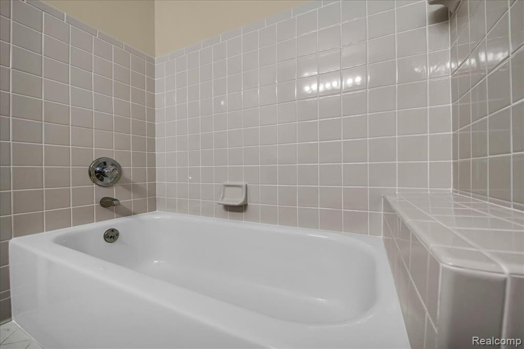 824 N Beech Daly Road, Dearborn Heights, MI 48127 — Photo 15