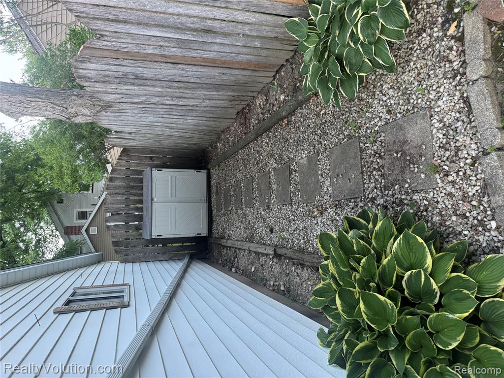 727 W Park Street, Lapeer, MI 48446 — Photo 28