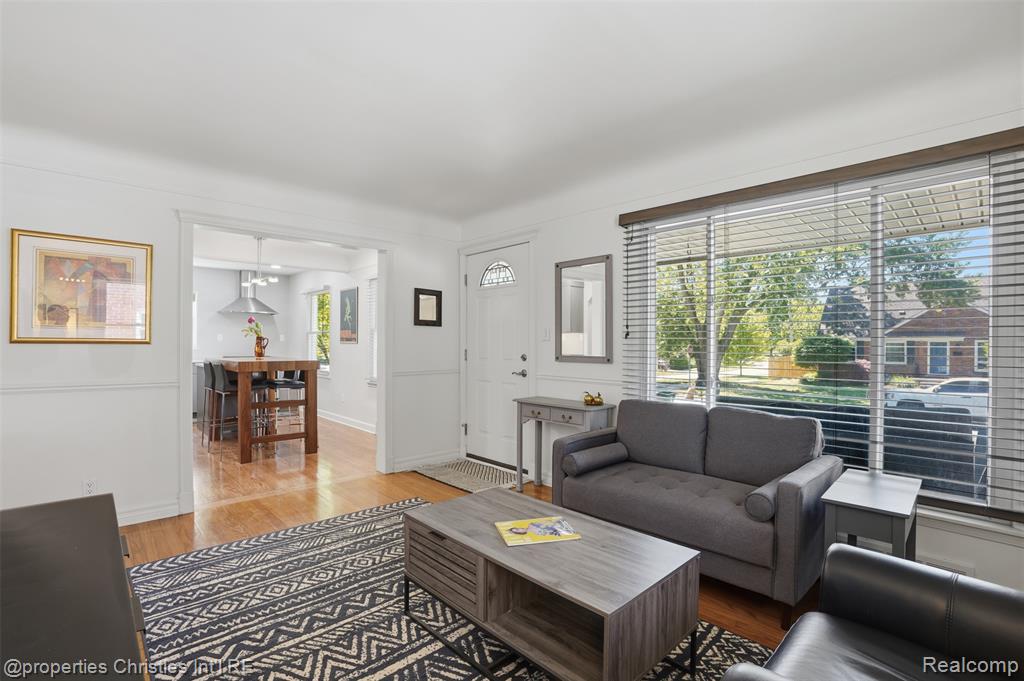 4602 Groveland Avenue, Royal Oak, MI 48073 — Photo 6