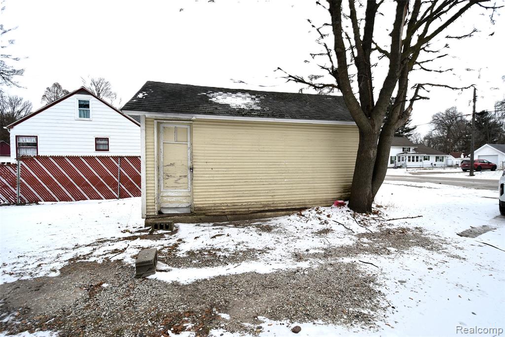 403 E King Street E, Owosso, MI 48867 — Photo 34