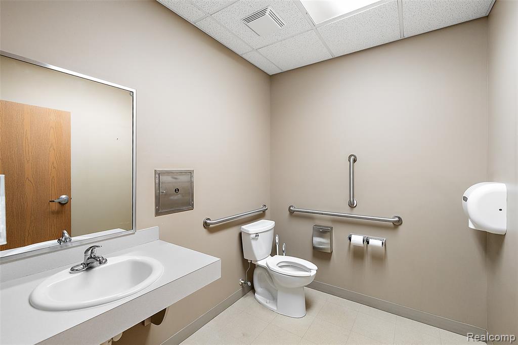 1794 N Lapeer Road, Lapeer, MI 48446 — Photo 10