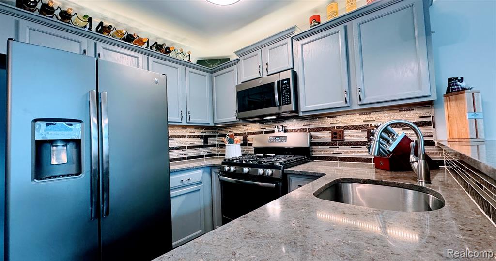 35149 Woodbury Drive, New Baltimore, MI 48047 — Photo 15