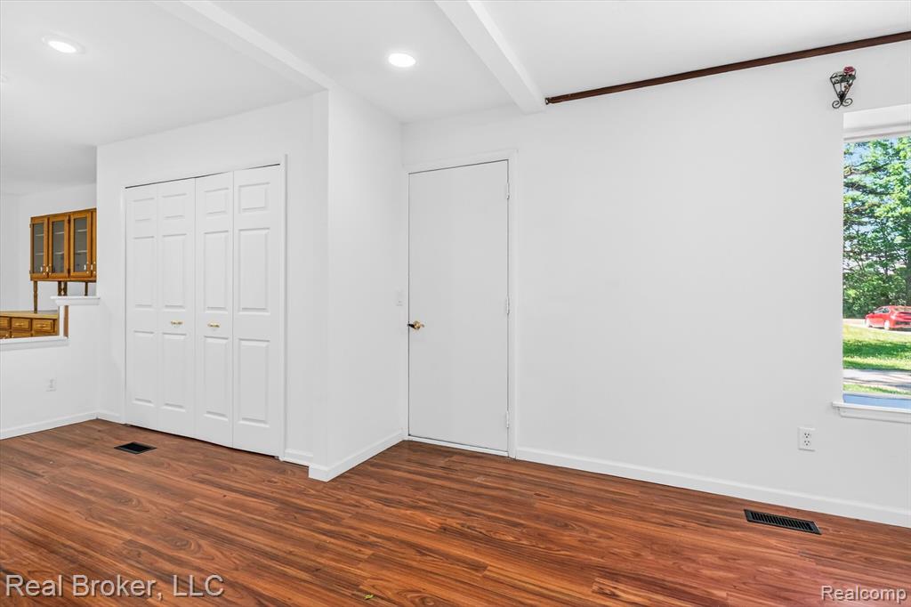 48050 Hull Road, Belleville, MI 48111 — Photo 7