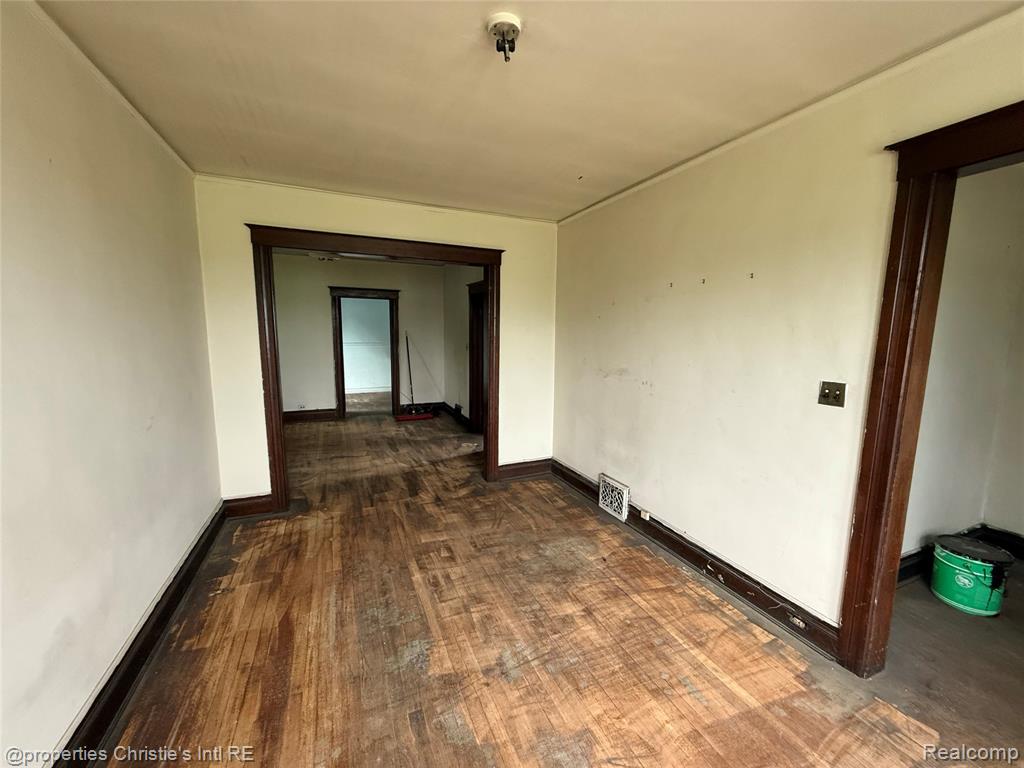 2259 Saint Clair Street, Detroit, MI 48214 — Photo 9
