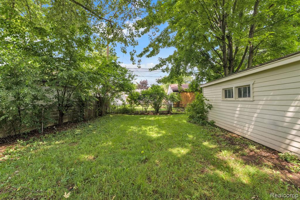18257 Indian, Redford, MI 48240 — Photo 26