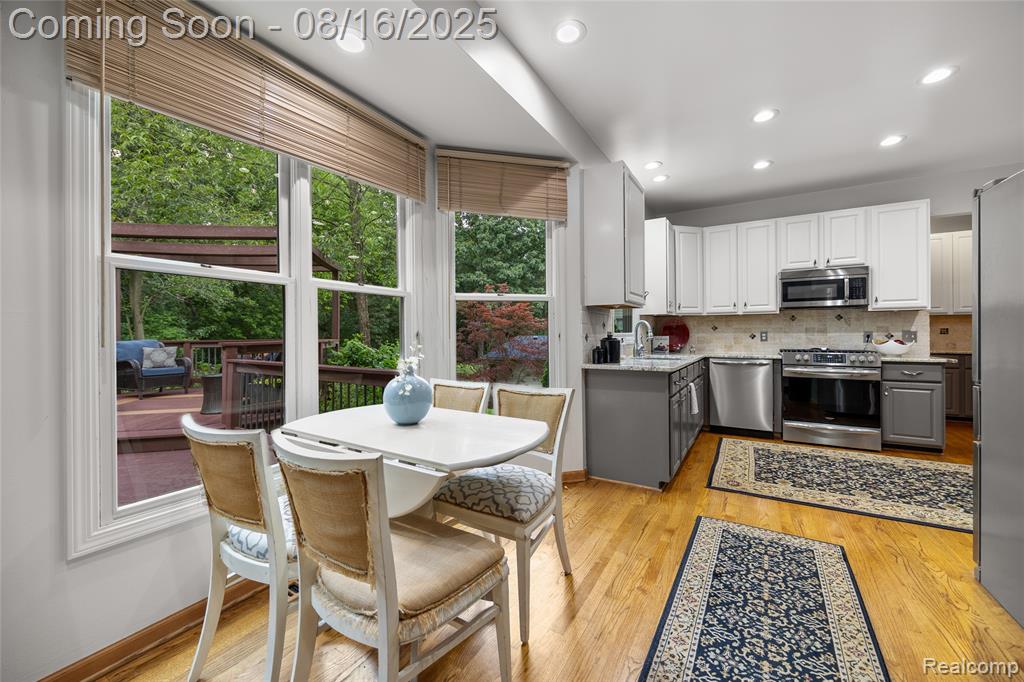 7085 Hickory Hollow Circle, Clarkston, MI 48348 — Photo 16