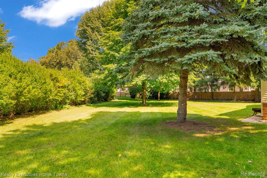 4415 Cambridge Drive, Port Huron, MI 48060 — Photo 30