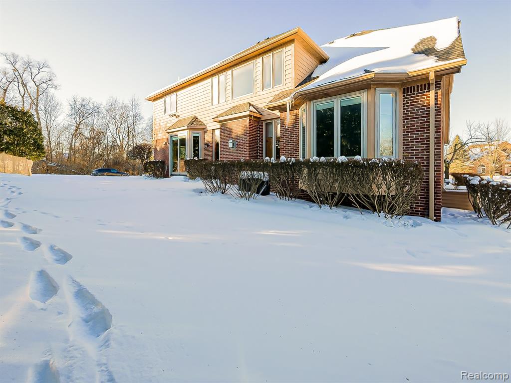 7364 Essex Drive, West Bloomfield, MI — Photo 68