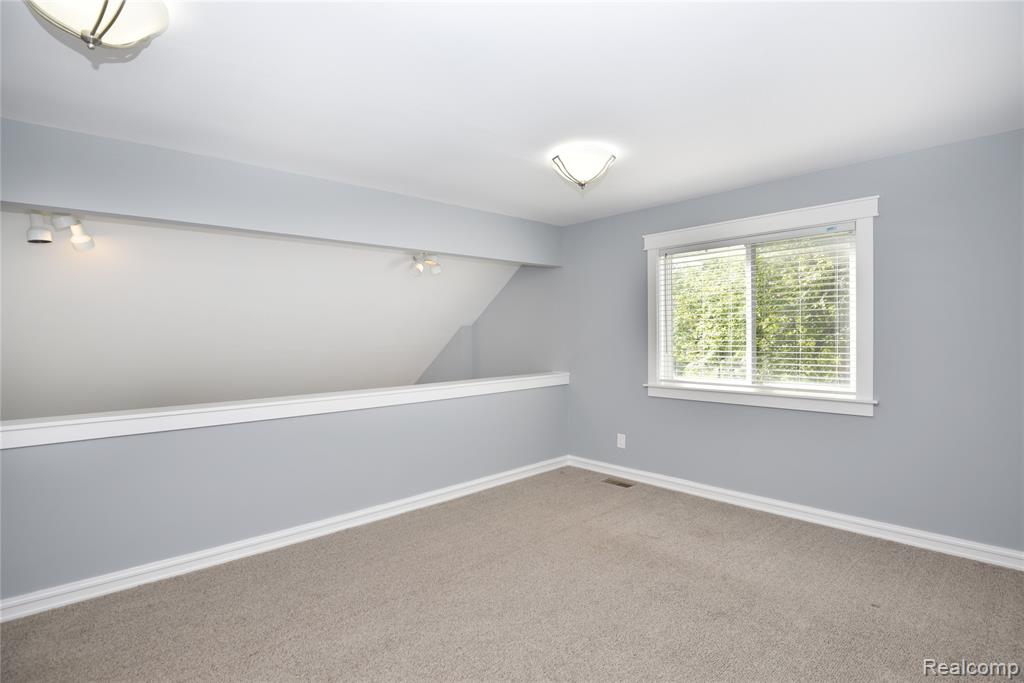 3800 Lakeview Boulevard, Orchard Lake Village, MI 48324 — Photo 20