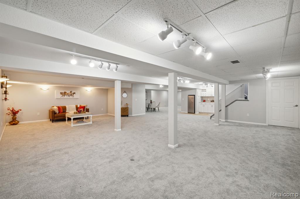 45516 VIOLET Lane, Novi, MI — Photo 49