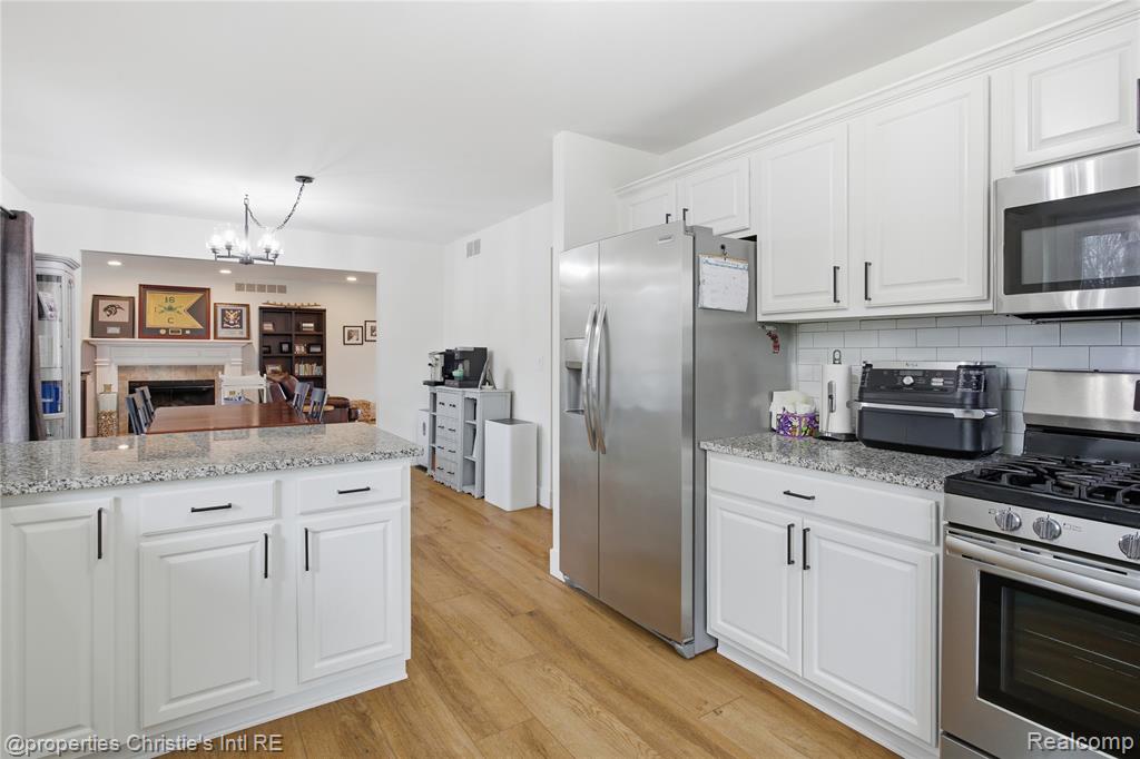 39663 Southpointe Avenue, Harrison Township, MI — Photo 38