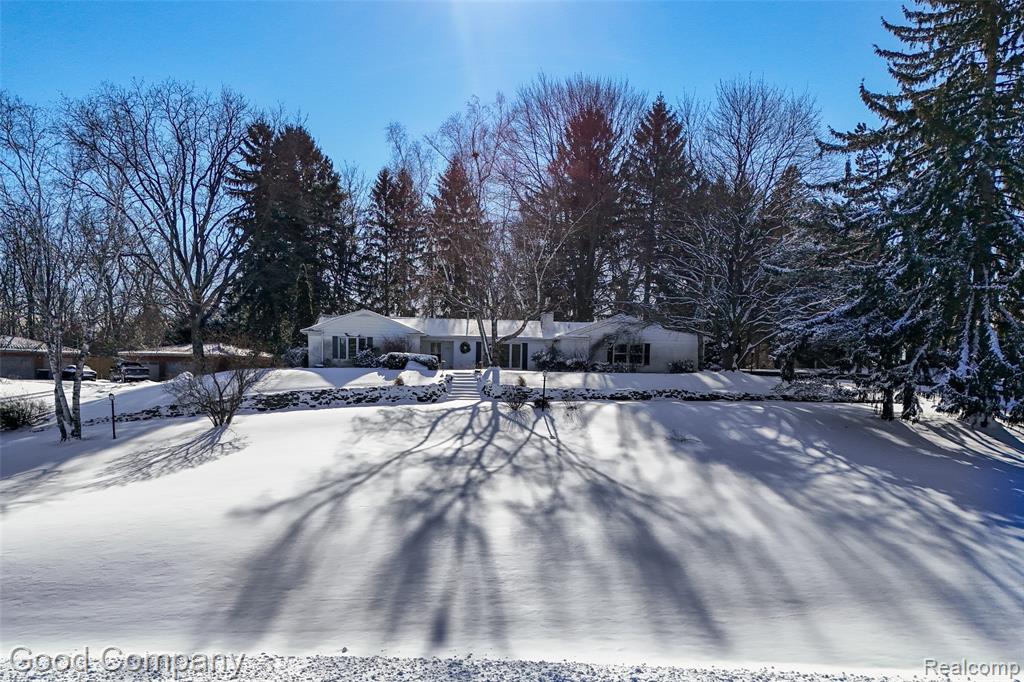 922 Eastover Drive, Bloomfield Hills, MI 48304 — Photo 11