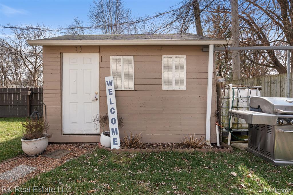 8948 RHODE Drive, Shelby Twp, MI 48317 — Photo 46