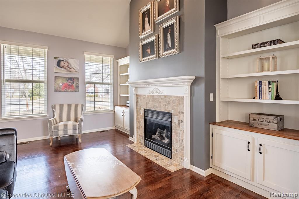 5946 OAK BEND Court, Howell, MI 48843 — Photo 8