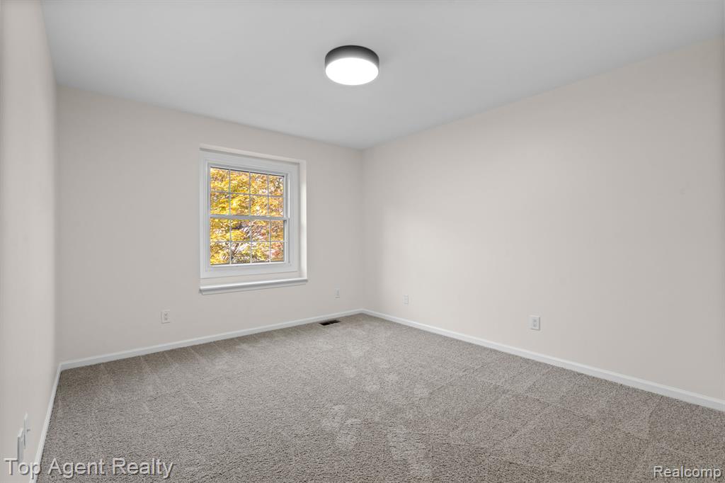 7012 Foxcreek Drive, Canton, MI 48187 — Photo 23