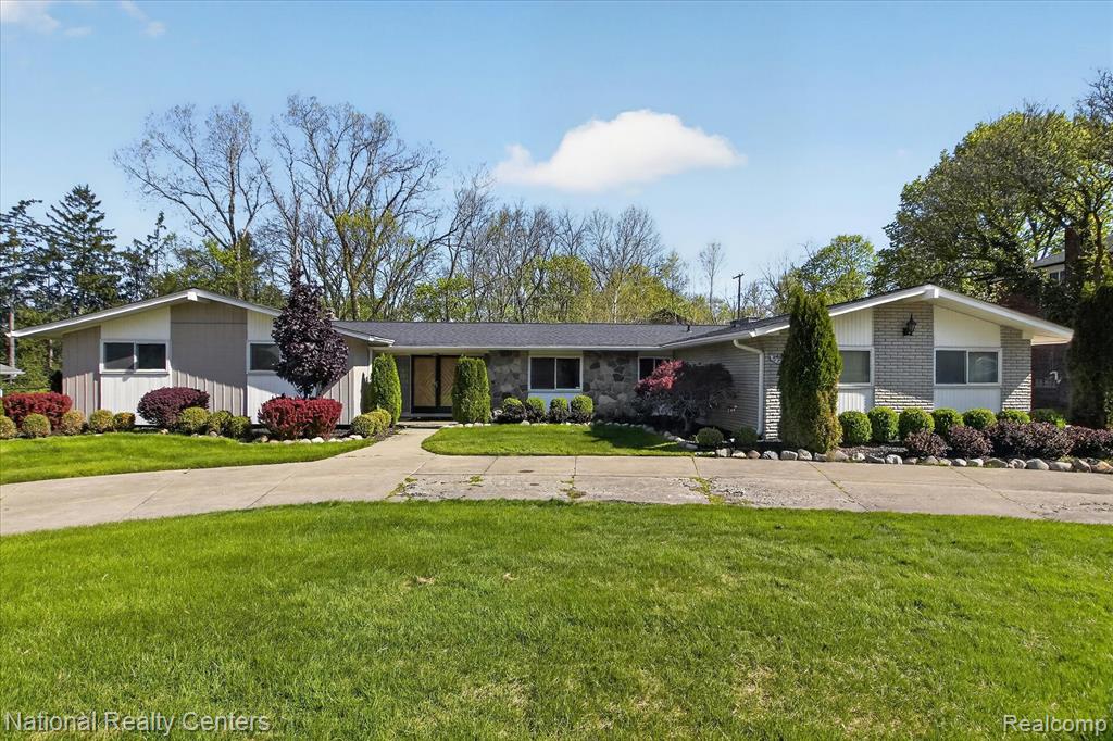21730 Riverview Drive, Beverly Hills, MI 48025 — Photo 3