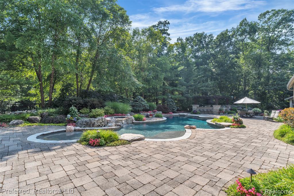 12196 Woodline Drive, Fenton, MI 48430 — Photo 84