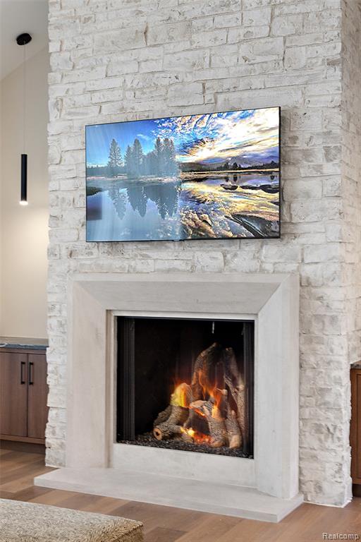 3431 Crooks Road, Troy, MI, 48084