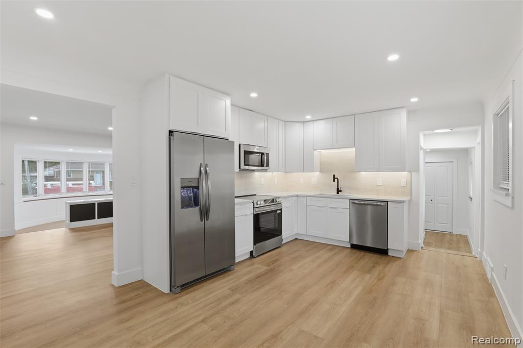 18001 Elizabeth Street, Roseville, MI 48066 — Photo 11