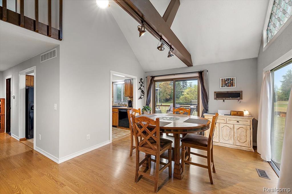 8021 Washburn Road, Goodrich Vlg, MI — Photo 10