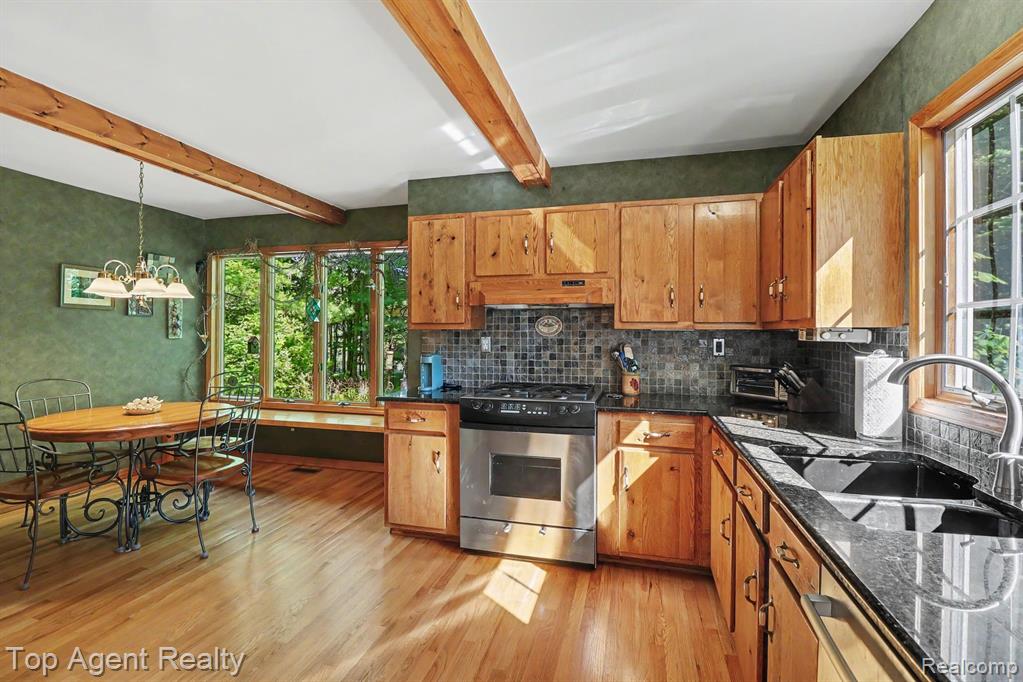 2411 Farmbrook Trail, Oxford, MI 48370 — Photo 6