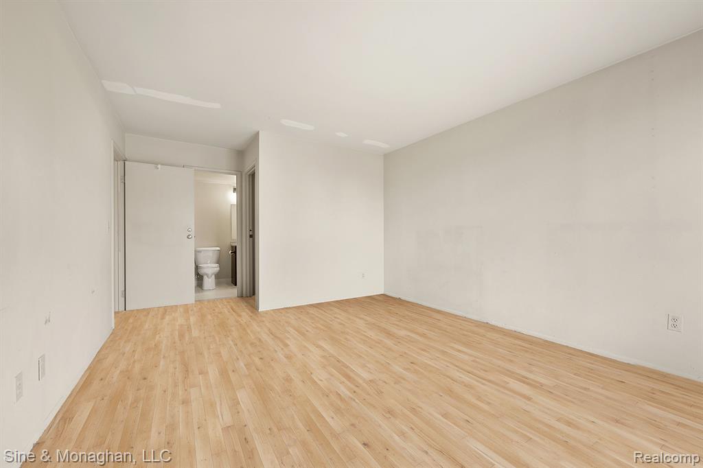600 W BROWN Street, 102, Birmingham, MI 48009 — Photo 30