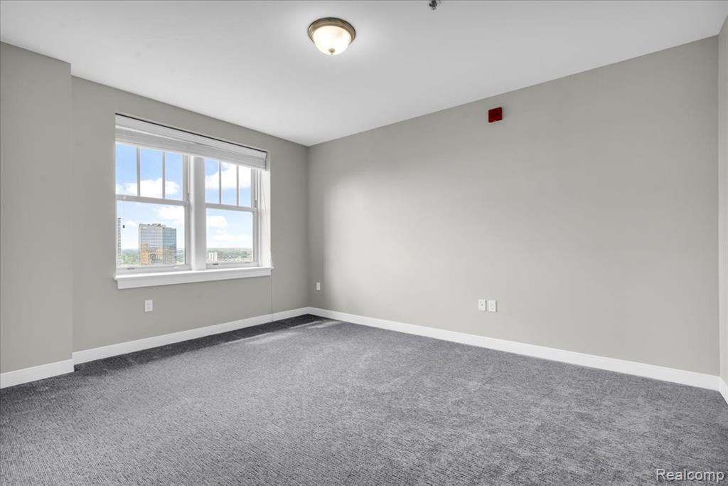 525 W Lafayette Boulevard, 18E, Detroit, MI 48226 — Photo 27