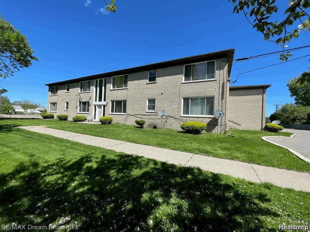 16480 E 9 MILE Road, Eastpointe, MI 48021
