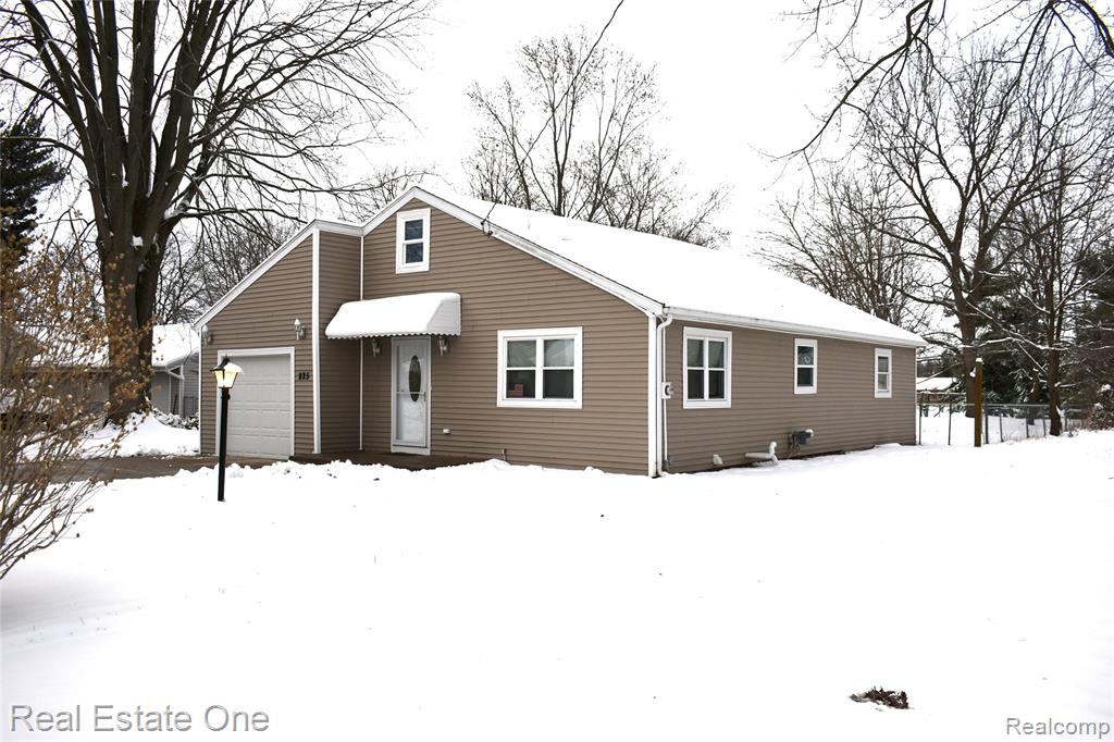 825 Ferley Street, Lansing, MI 48911 — Photo 2