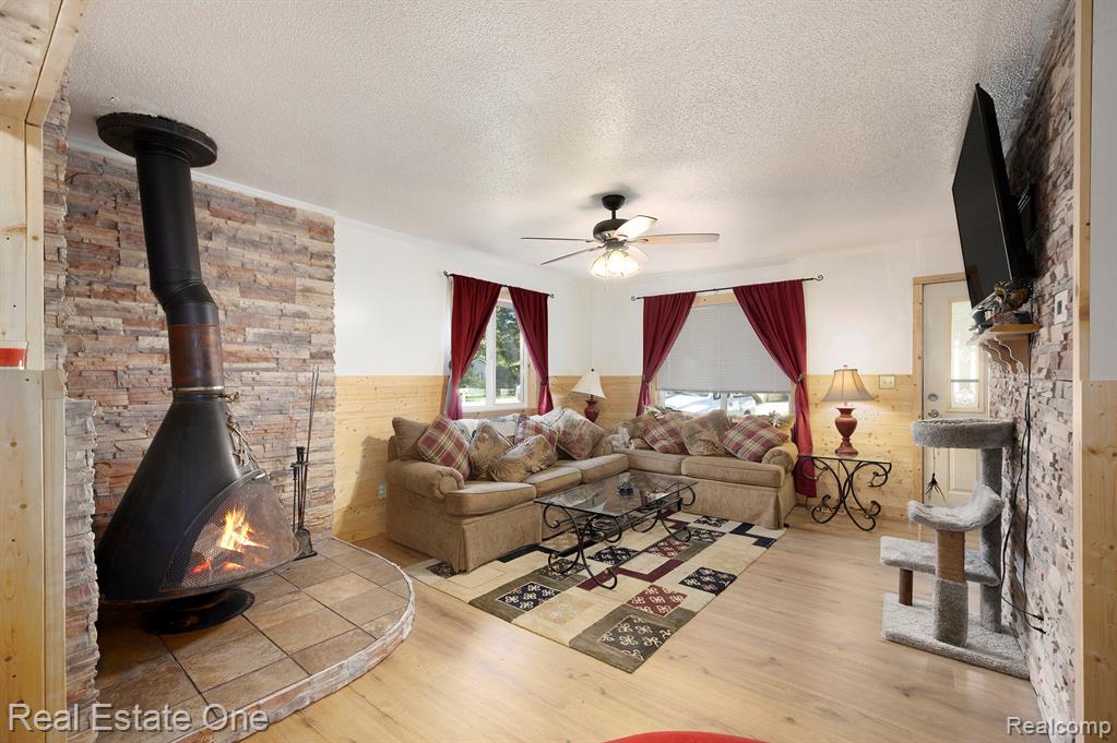 9445 Lakepointe Boulevard, Clay, MI 48001 — Photo 6