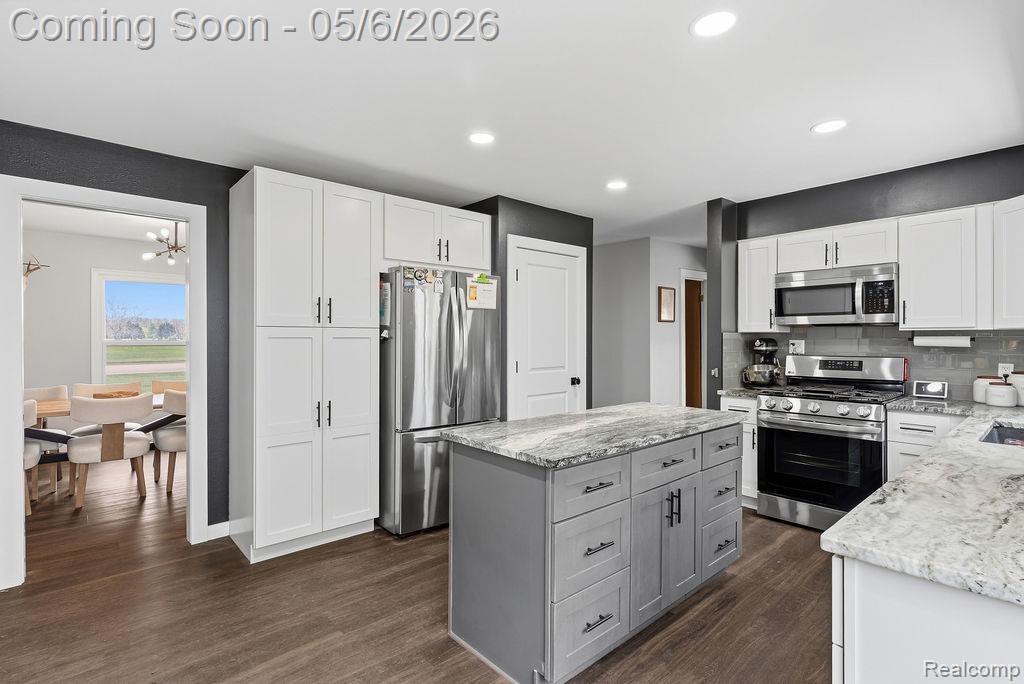 2049 E Hill Road, Grand Blanc, MI 48439 — Photo 15