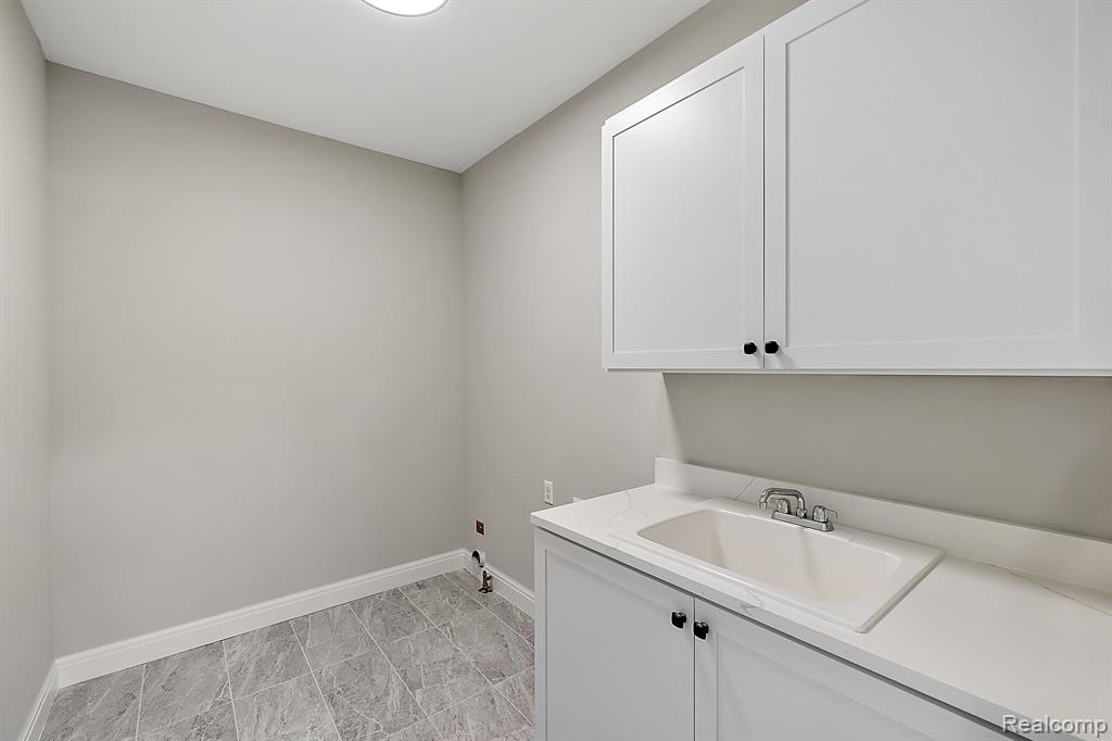 55308 HANFORD Court, Utica, MI 48316 — Photo 22