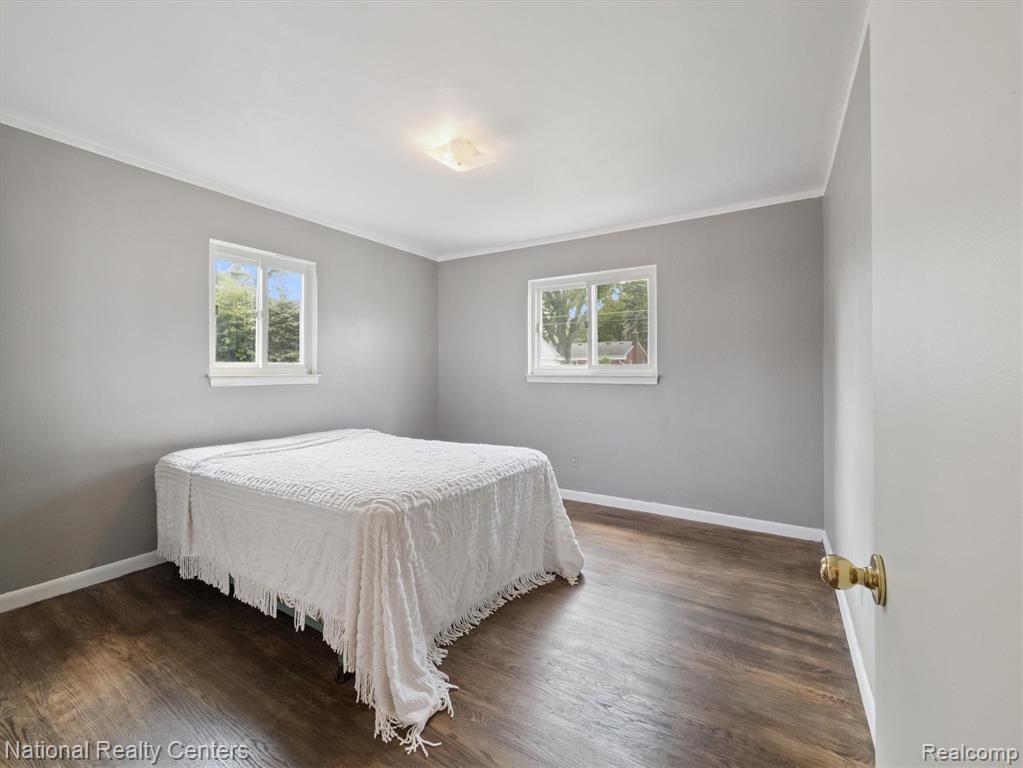 9871 Denne Street, Livonia, MI 48150 — Photo 10