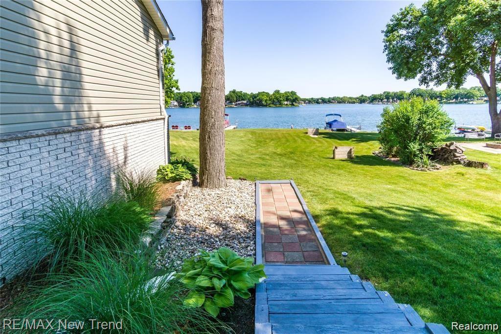6768 HATCHERY Road, Waterford, MI 48327 — Photo 65