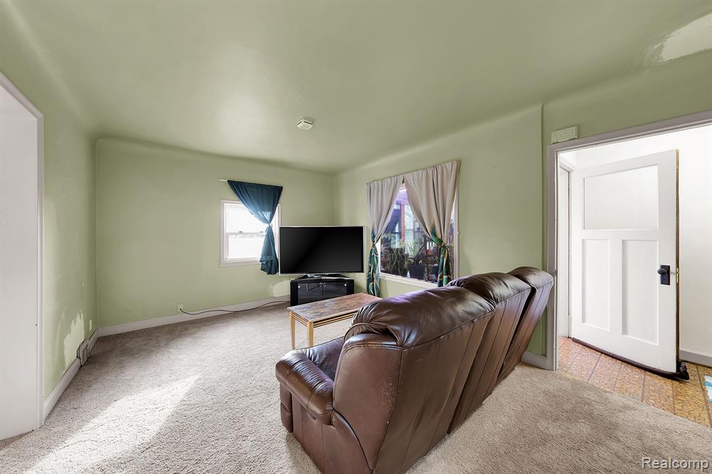 15410 Marilyn Avenue, Plymouth, MI 48170 — Photo 8