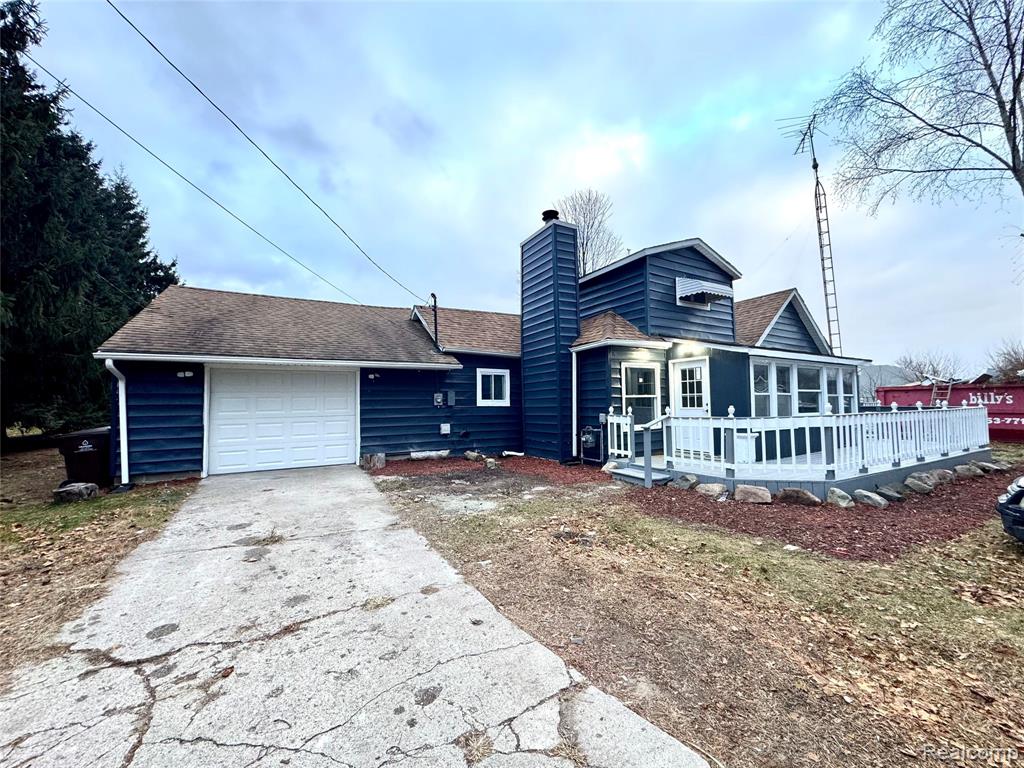 618 N 1st Street, Chesaning, MI 48616 — Photo 2