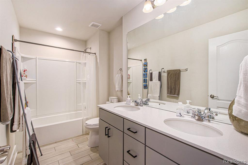 2822 Dillon Drive, Ann Arbor, MI 48105 — Photo 31