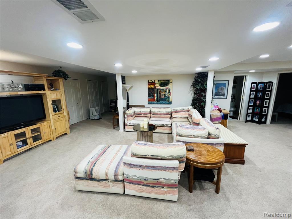 828 Woodhaven Drive, Commerce Twp, MI 48390 — Photo 29