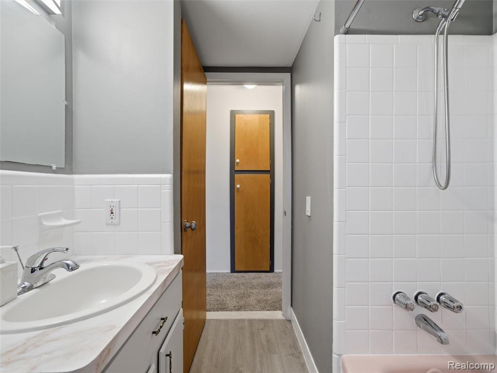 4625 Leafdale Avenue, 2B, Royal Oak, MI 48073 — Photo 16