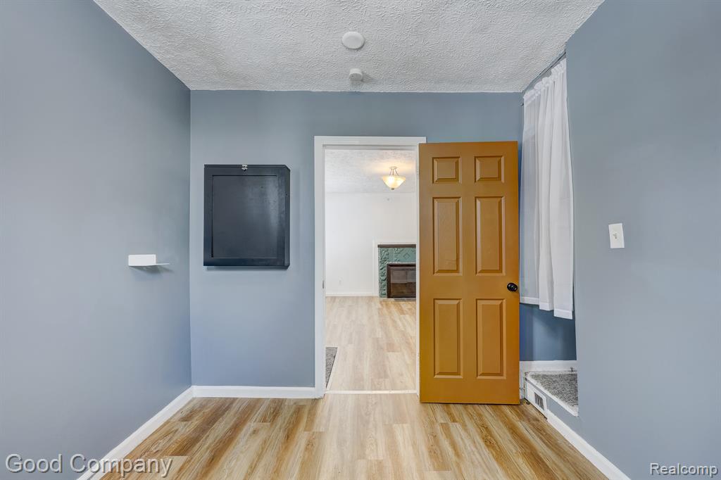 298 Oregon Street, Ypsilanti, MI 48198 — Photo 28