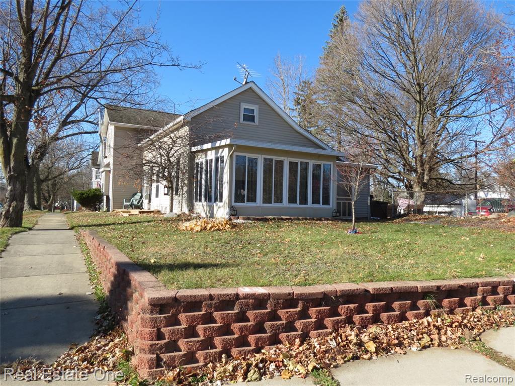 225 South Street, Fowlerville, MI 48836 — Photo 3