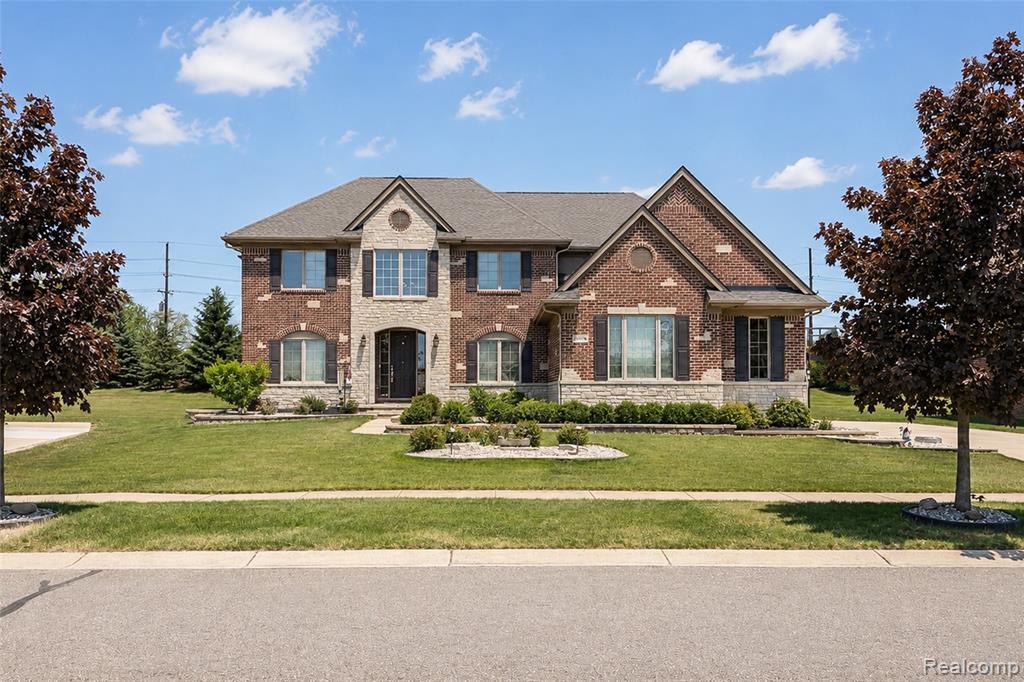 47576 VALENCIA Circle, Novi, MI — Photo 2