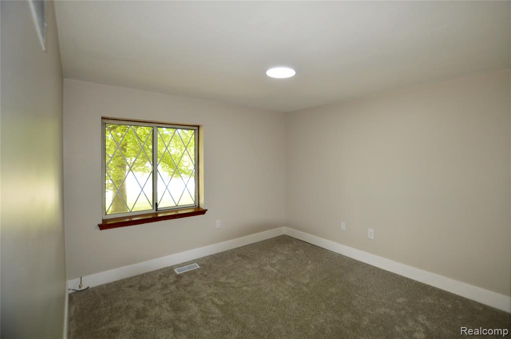 5200 Wishing Well Drive, Grand Blanc, MI 48439 — Photo 4