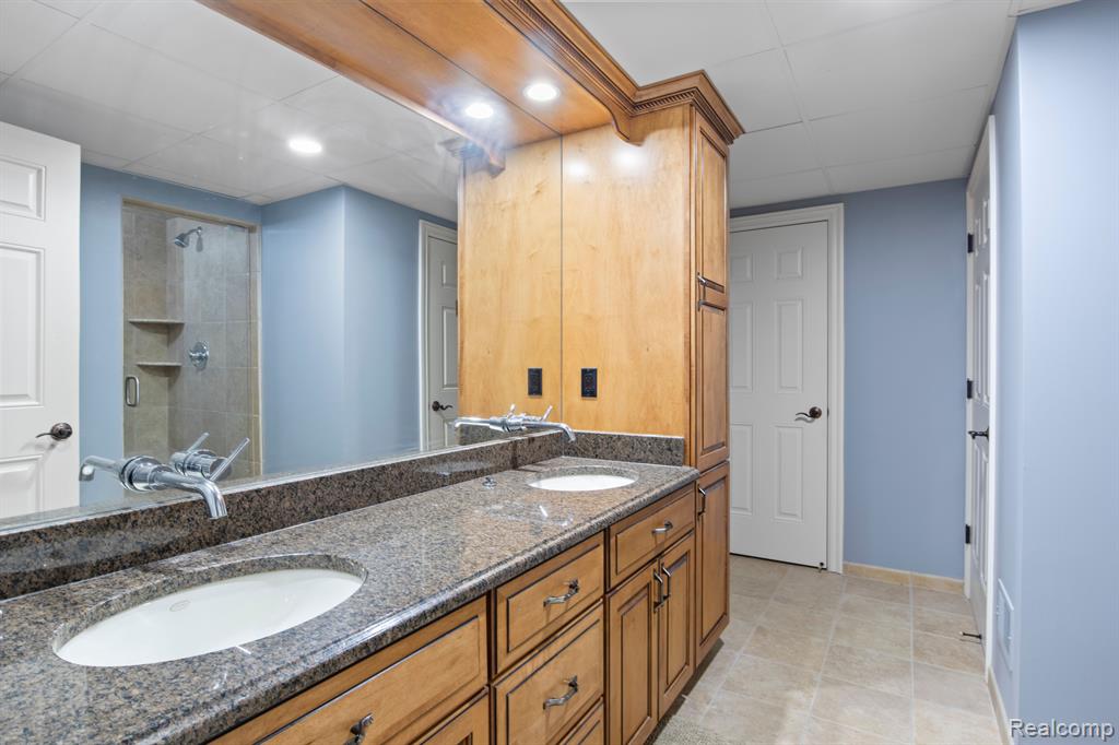 8151 ROLLING MEADOWS Drive, Canton, MI 48187 — Photo 62