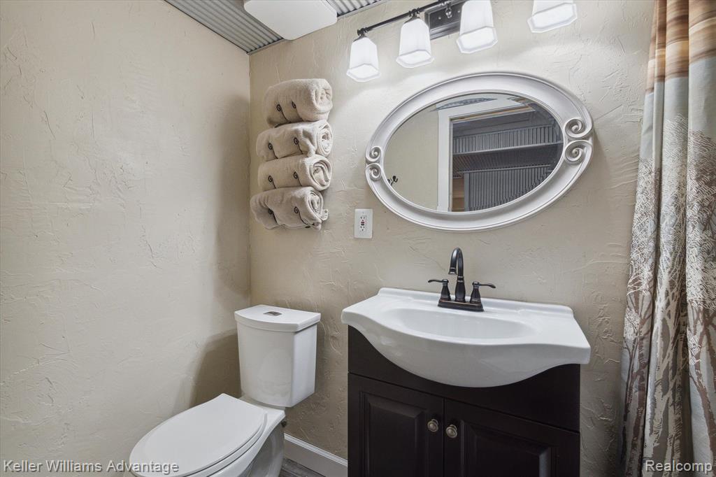 41688 WHITE TAIL Lane, Canton, MI 48188 — Photo 33