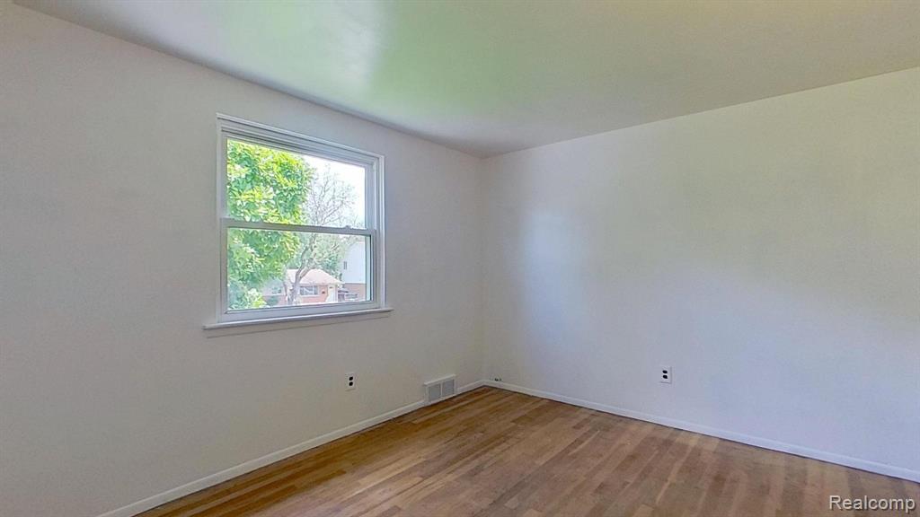 8252 Tinkler Road, Sterling Heights, MI 48312 — Photo 30