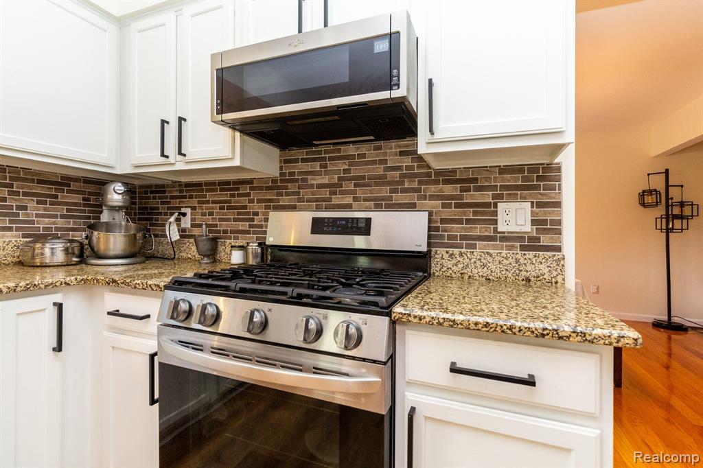 5470 MILL RACE Way, Commerce Twp, MI 48382 — Photo 19
